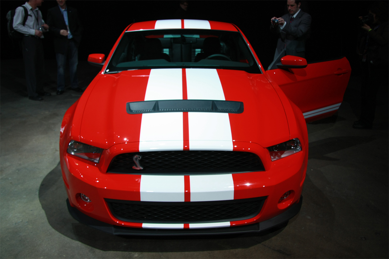Illustration for article titled Carroll Shelby Introduces 2010 Shelby GT500 Coupe, Convertible At Detroit